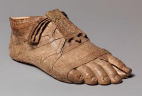 История сандалий. Первая обувь на земле